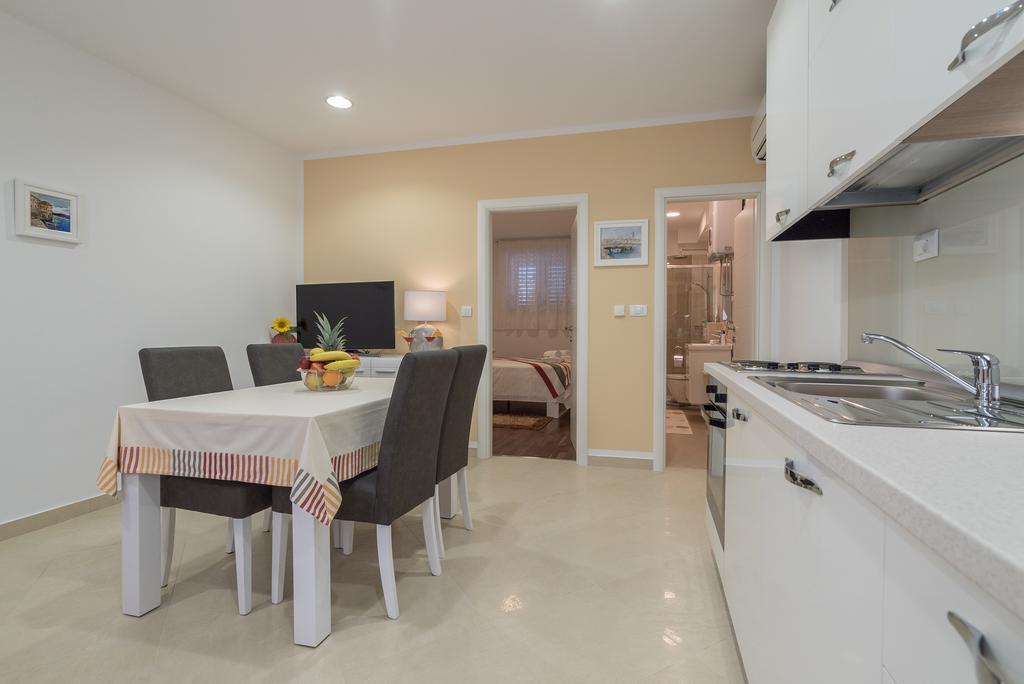 Drop In Split Luxury Suites Luaran gambar