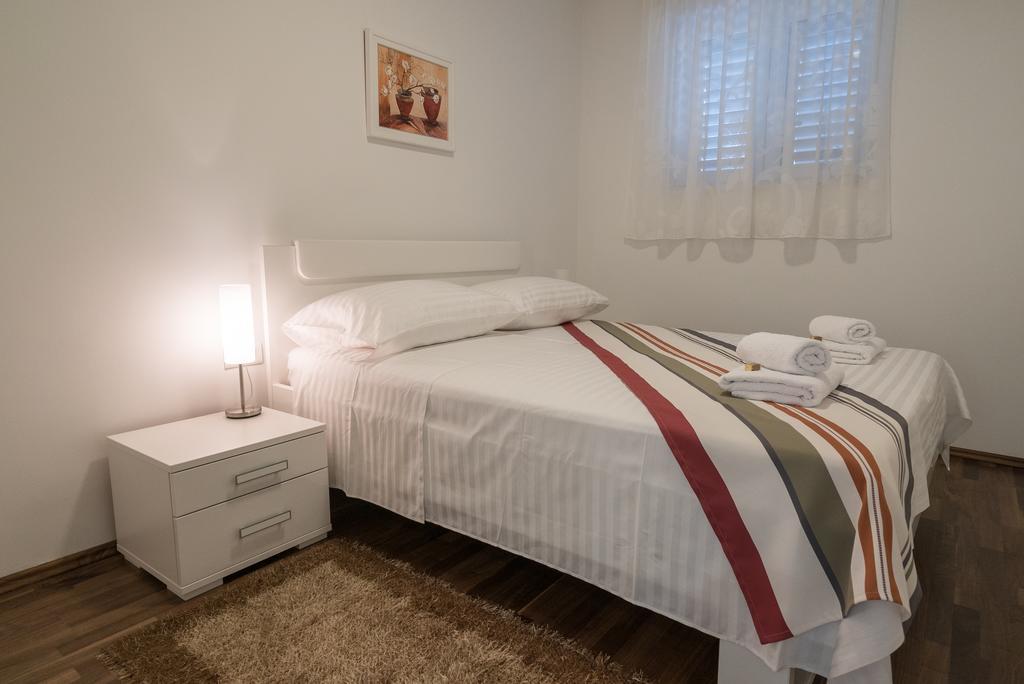 Drop In Split Luxury Suites Luaran gambar