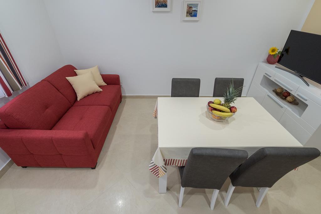Drop In Split Luxury Suites Luaran gambar