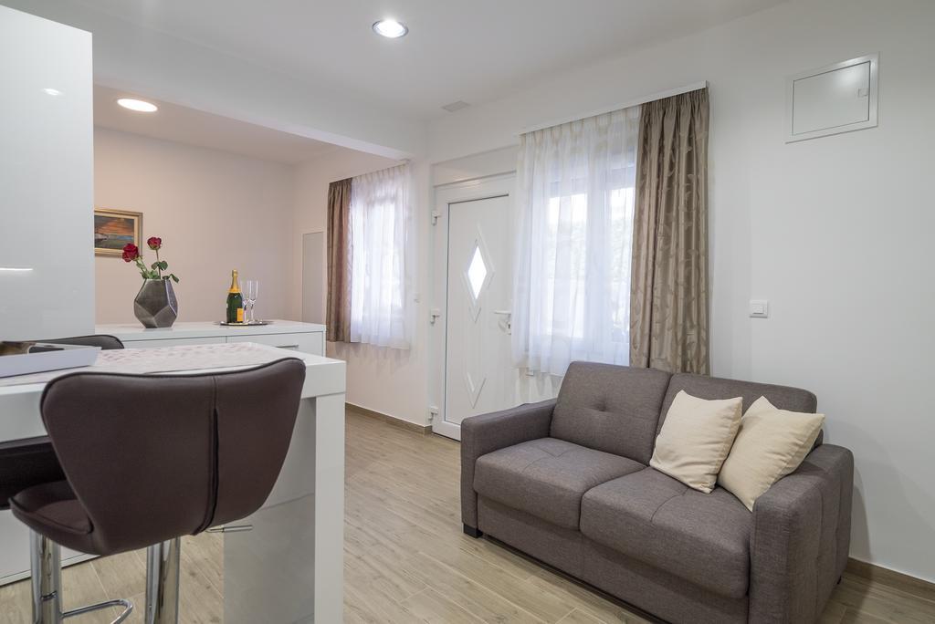 Drop In Split Luxury Suites Luaran gambar