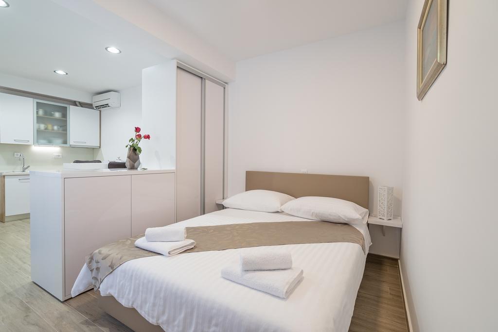 Drop In Split Luxury Suites Luaran gambar