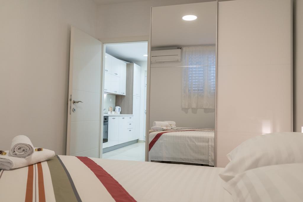 Drop In Split Luxury Suites Luaran gambar