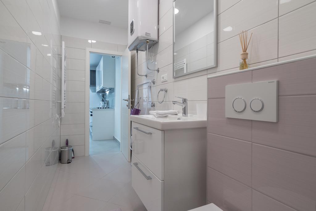 Drop In Split Luxury Suites Luaran gambar