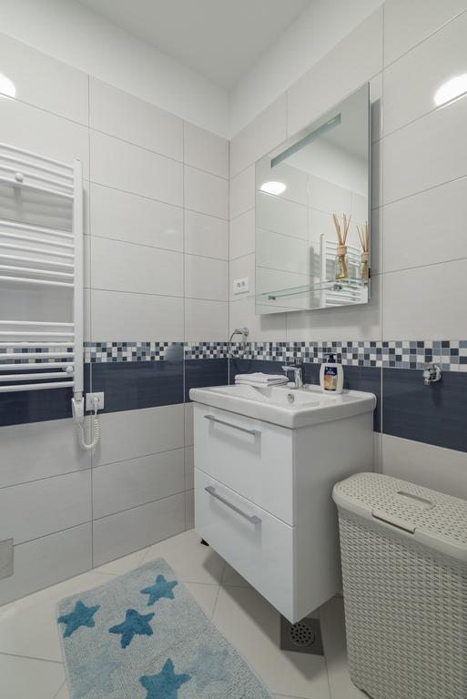 Drop In Split Luxury Suites Luaran gambar